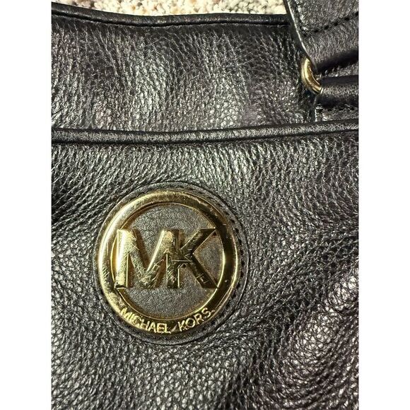 Michael Kors Fulton Black Leather Crossbody Bag Gold Hardware - Picture 4 of 8